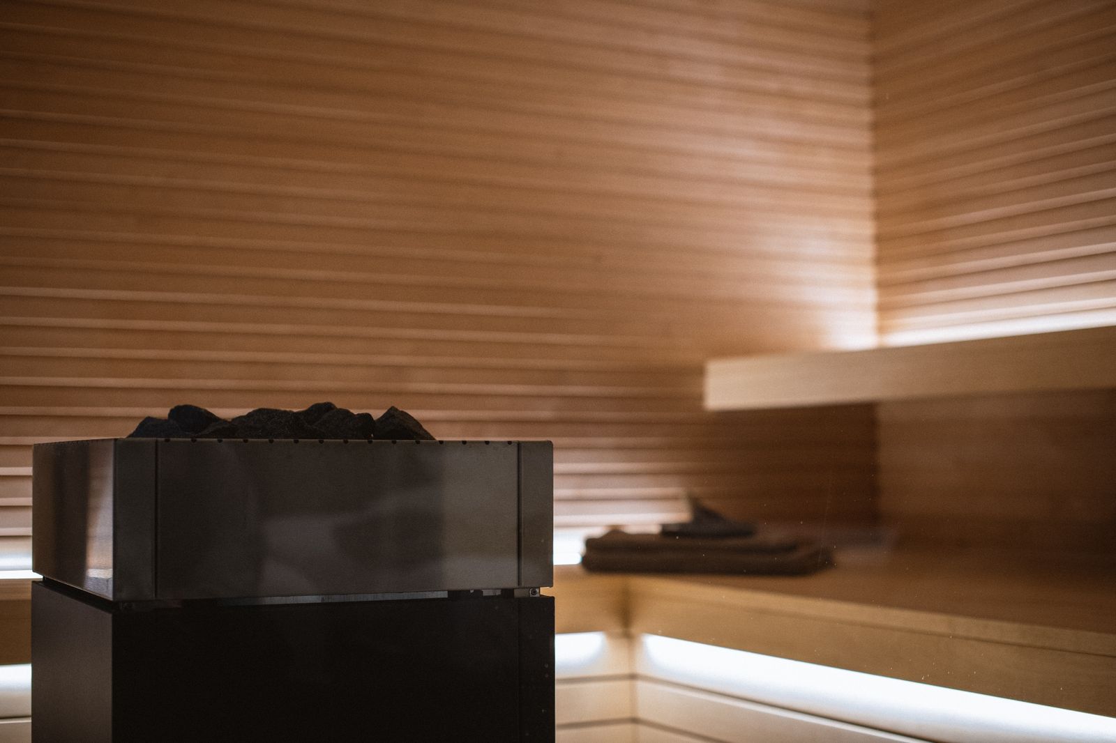 Sauna mit Holzbänken